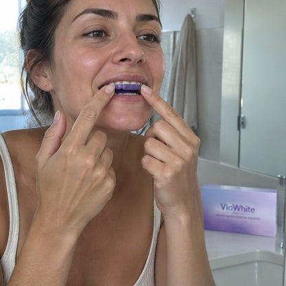 VioWhite™ – Kit de Blanchiment Dentaire au Violet