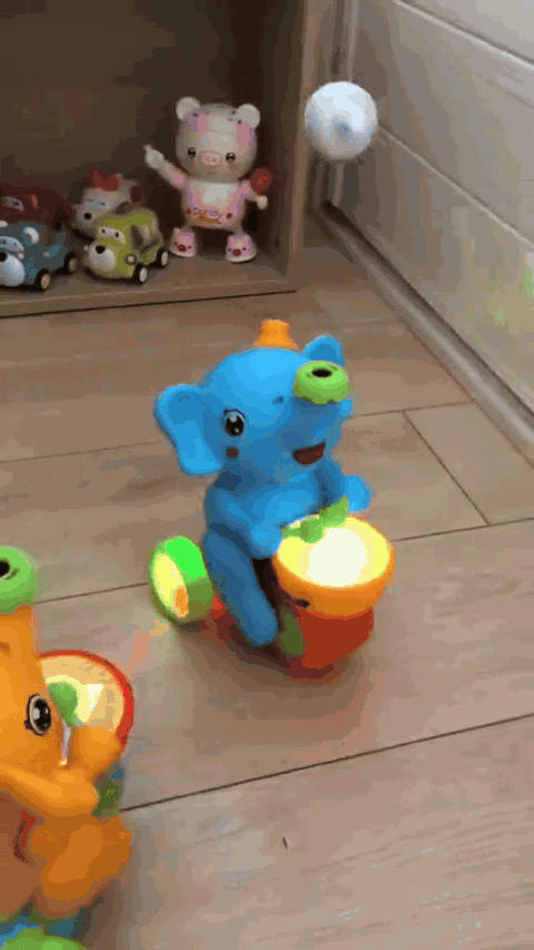 gif — Éléphant Musical Souffleur de Balles
