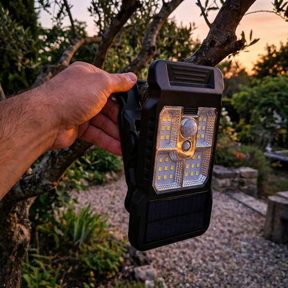 ClipLux – Lampe Solaire à Pince + Détecteur en situation