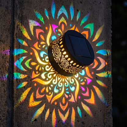 Gros plan de la lampe mandala allumée