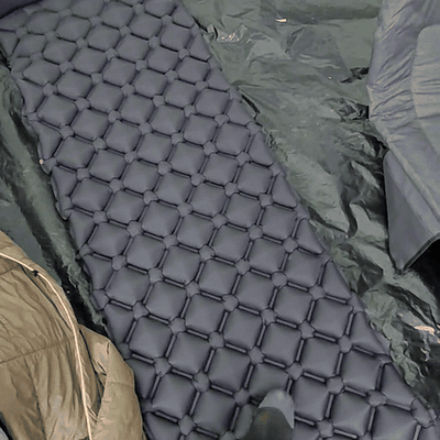 Le matelas sous la tente