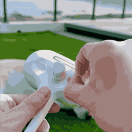 PoilStop™ – Brosse Autonettoyante pour Chien et Chat