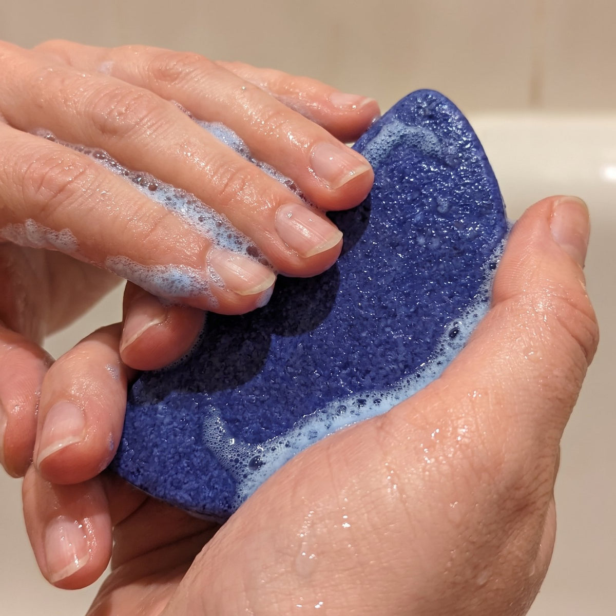 La mousse bleutée