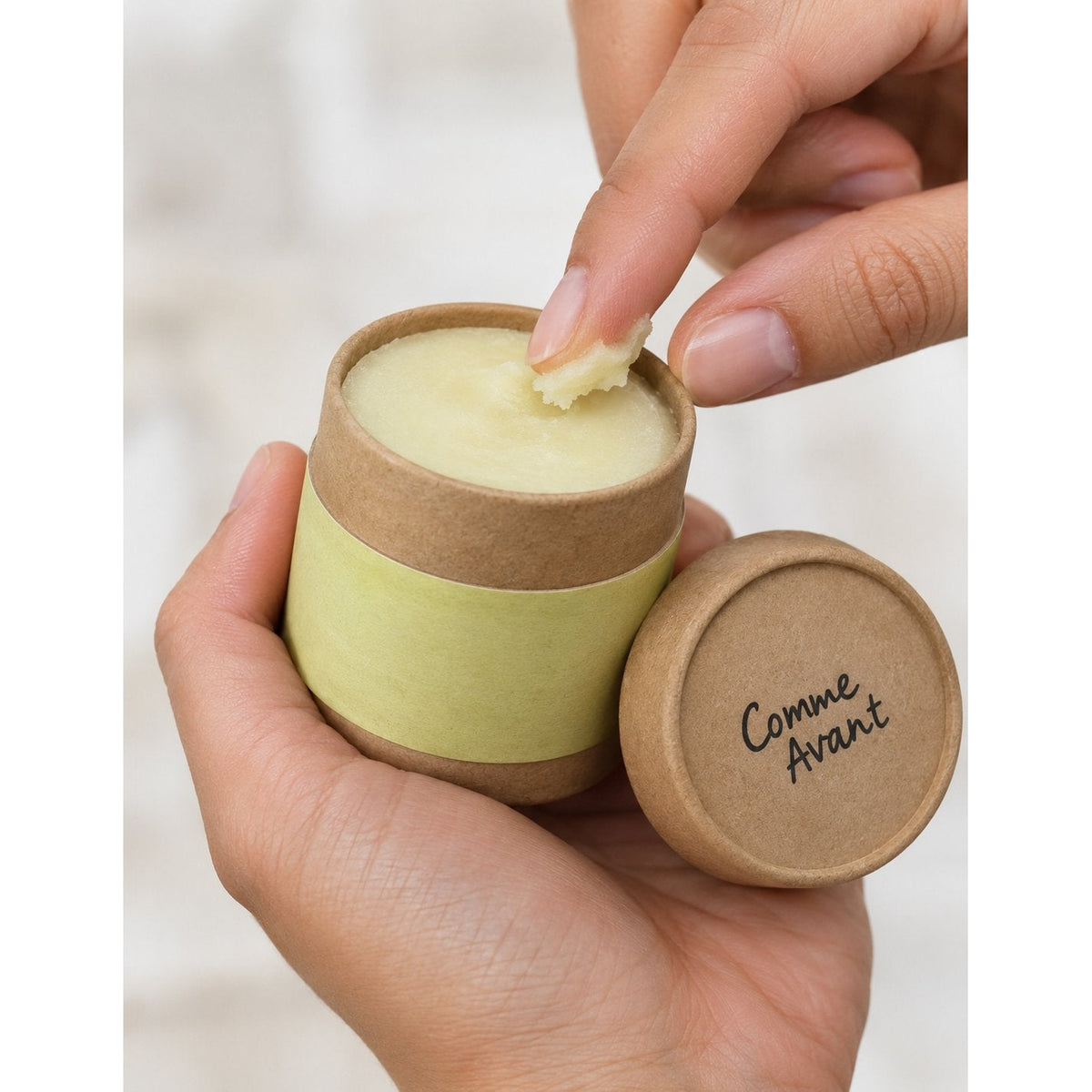 situation — KaritCalm™ – Crème Solide au Beurre de Karité, Plantain & Poudre de Jujubier